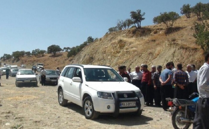 Məmurların olduğu maşın atəşə tutuldu: 2 ölü, 2 yaralı